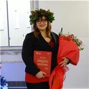 Laureata in Economia e Management impartisce lezioni di diritto per studenti di scuole superiori